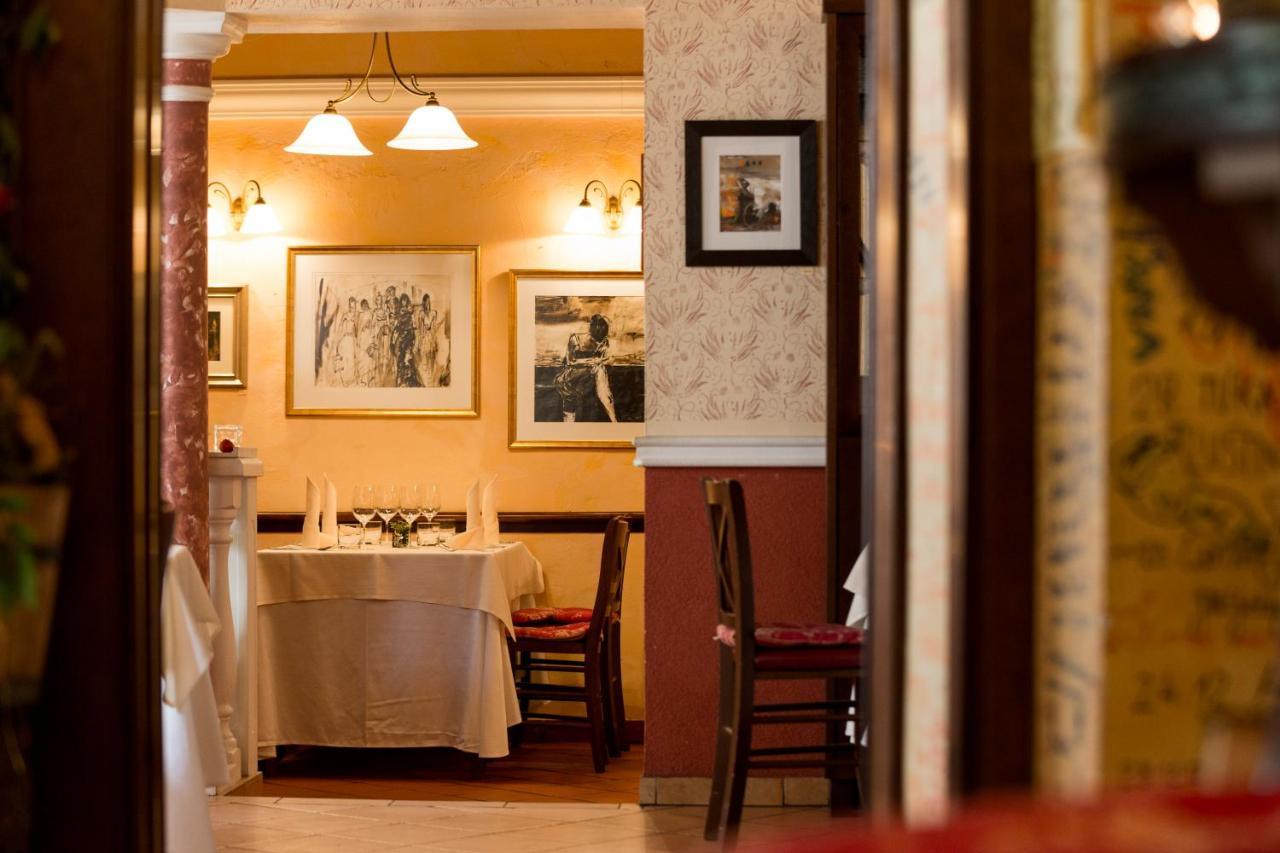Rooms & Restaurant Ostarija Доленьське-Топлице Екстер'єр фото