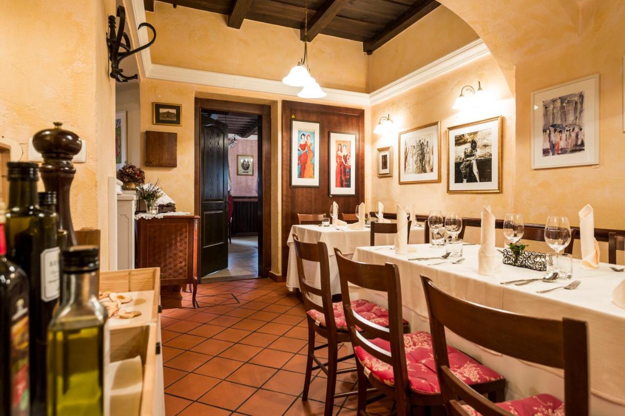 Rooms & Restaurant Ostarija Доленьське-Топлице Екстер'єр фото
