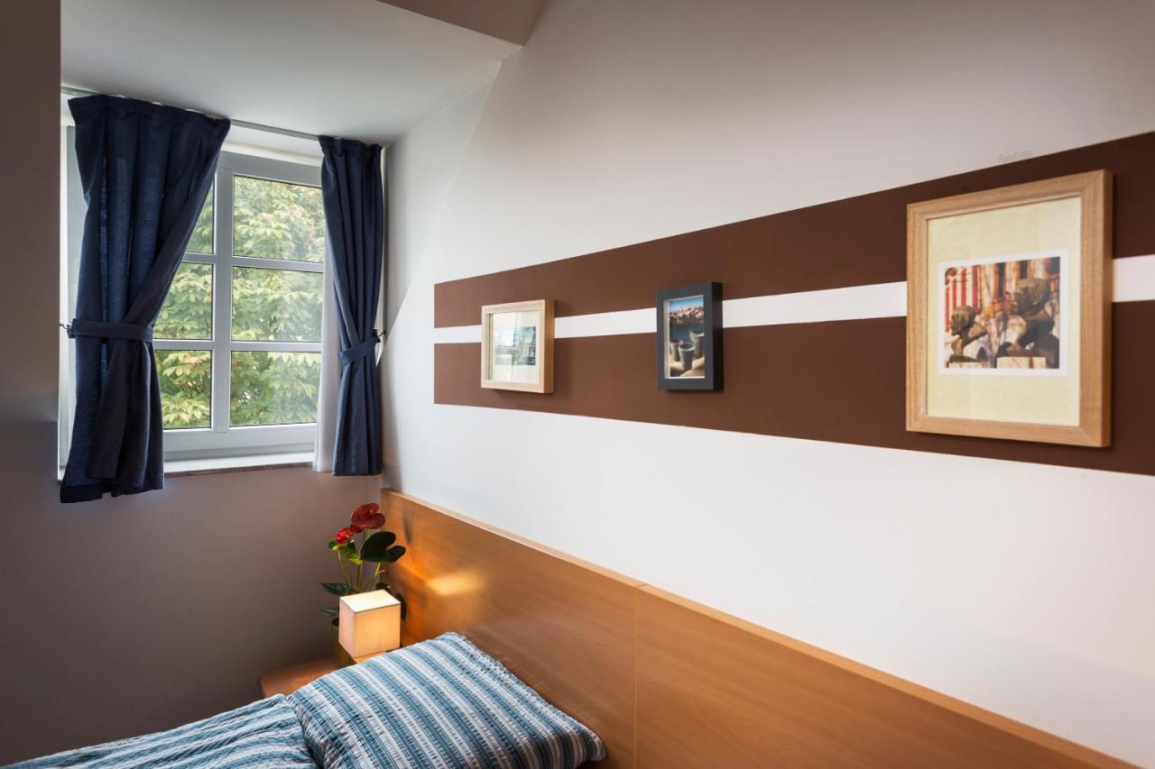 Rooms & Restaurant Ostarija Доленьське-Топлице Екстер'єр фото