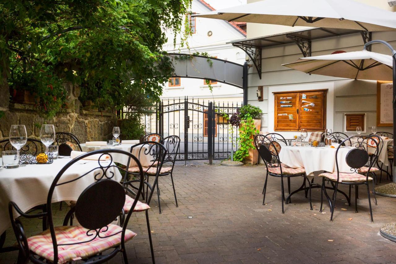 Rooms & Restaurant Ostarija Доленьське-Топлице Екстер'єр фото