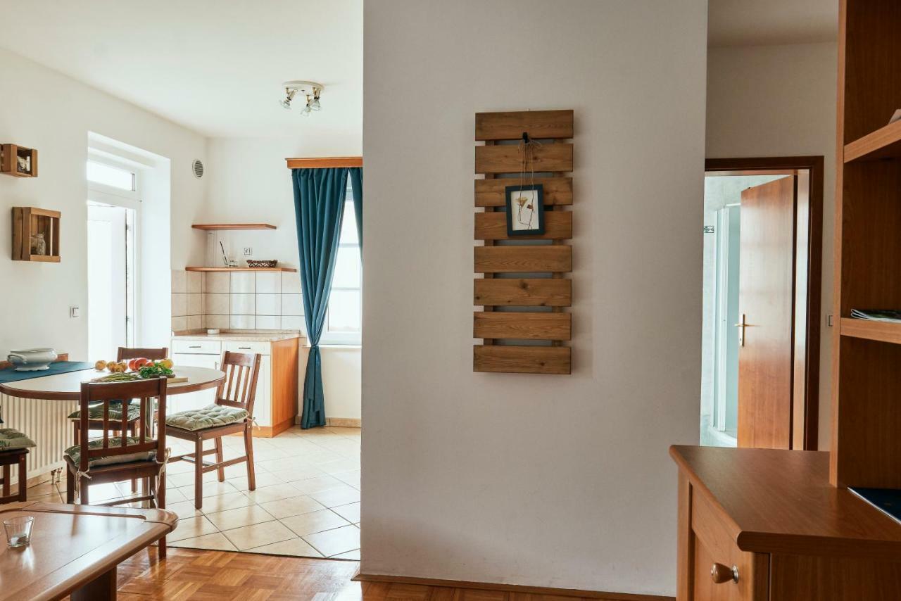 Rooms & Restaurant Ostarija Доленьське-Топлице Екстер'єр фото