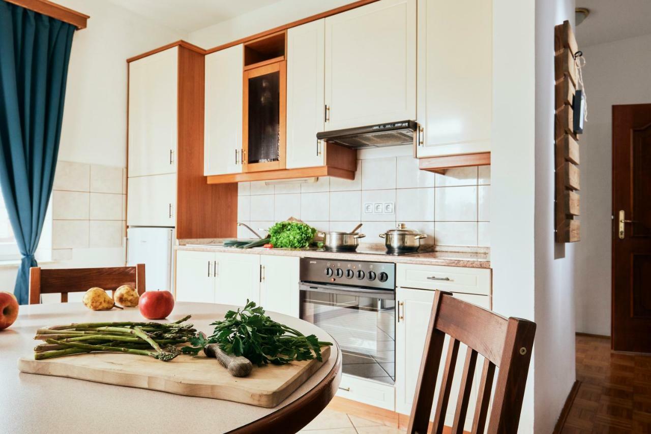 Rooms & Restaurant Ostarija Доленьське-Топлице Екстер'єр фото