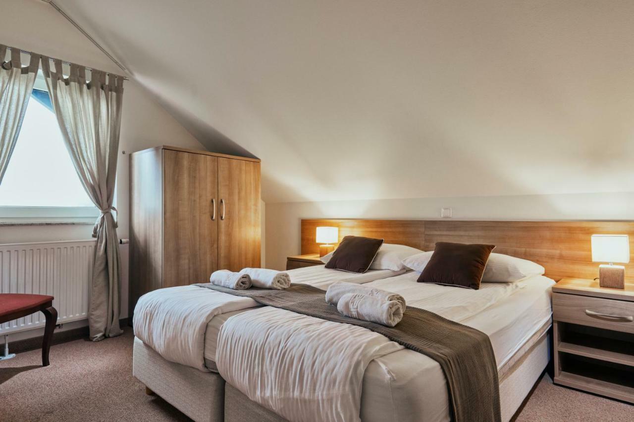 Rooms & Restaurant Ostarija Доленьське-Топлице Екстер'єр фото